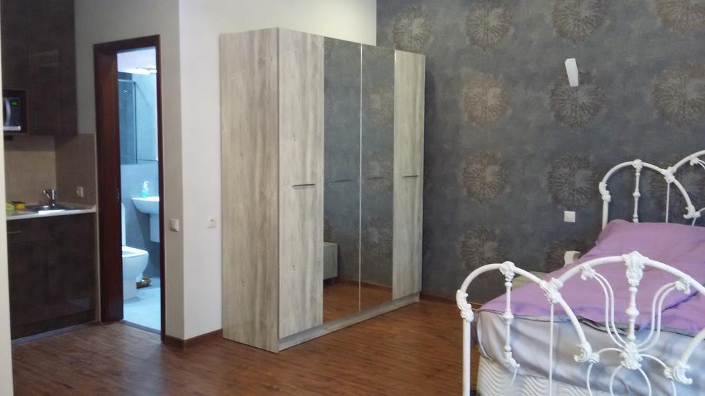 Apartment Sayat-Nova Γιερεβάν Δωμάτιο φωτογραφία